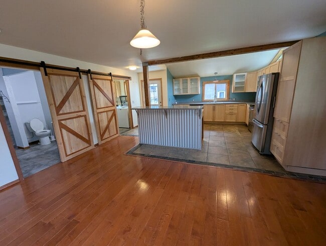 Building Photo - 8496 Thunder Mountain Rd