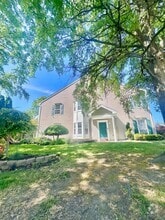 Building Photo - 9 Sawgrass Ct