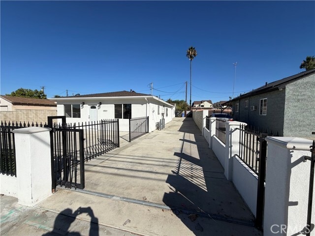 Building Photo - 16822 Randall Ave