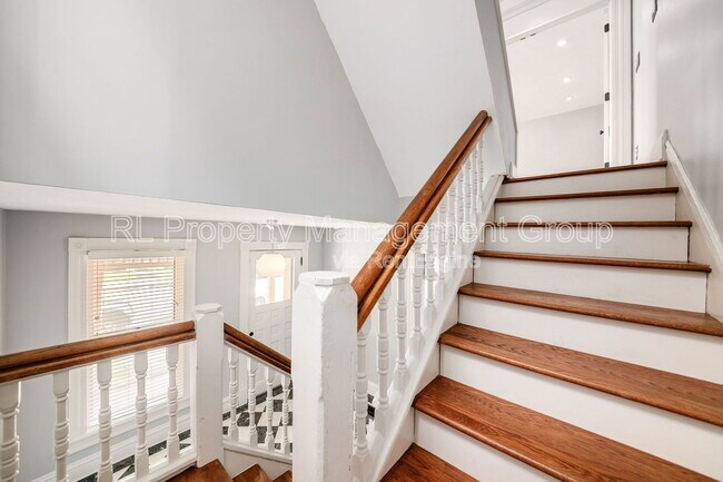 Building Photo - 322 Wilber Ave