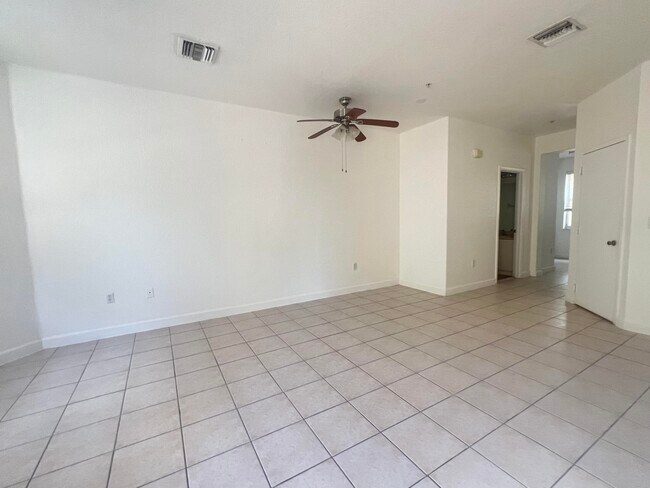 Building Photo - 3804 Shoma Dr