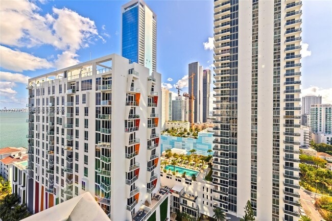 Building Photo - 460 NE 28th St