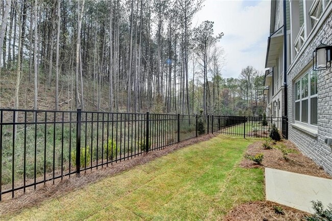 Building Photo - 106 Pinecone Pkwy