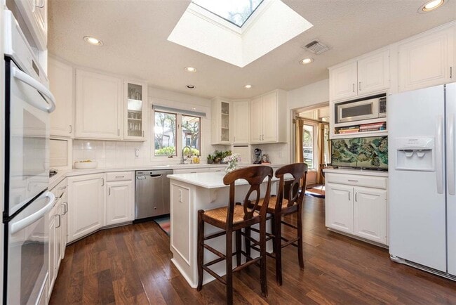 Building Photo - 2 Randolph Pl