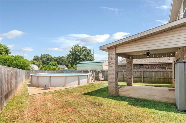 Building Photo - BEAUTIFUL HOME IN WEST MOBILE WITH POOL