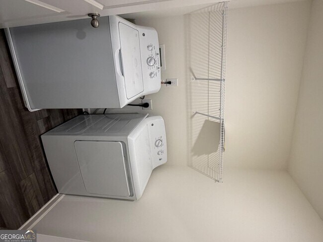 Building Photo - 1257 Fagiolo St