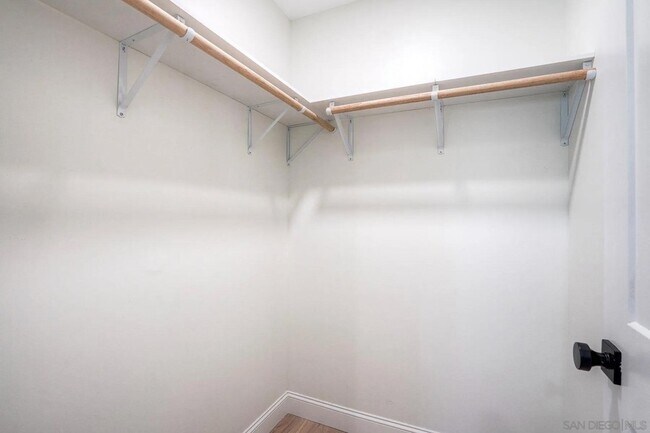 Building Photo - 6942 Eberhart St