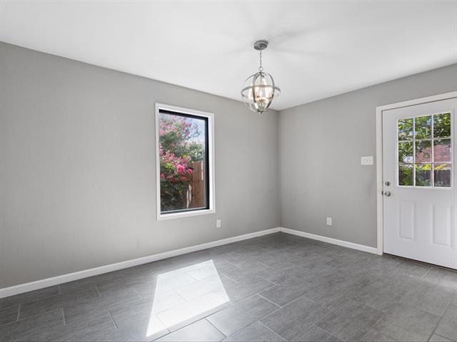 Building Photo - 5304 Los Altos Rd