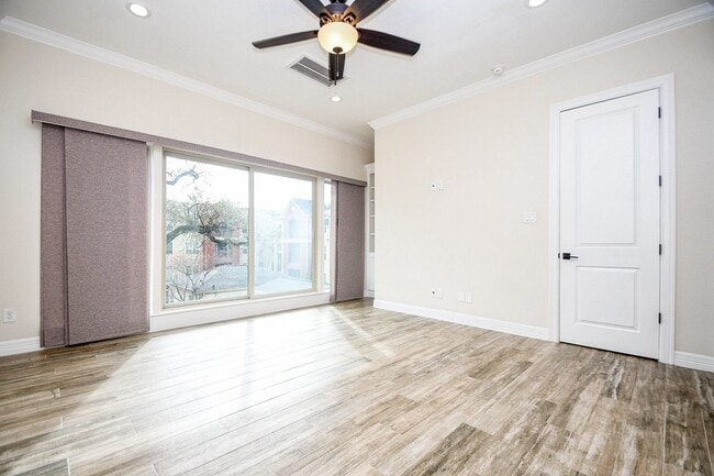 Building Photo - 710 Stanford St