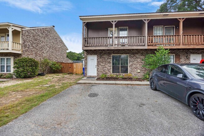 Building Photo - 1016 Monticello Dr