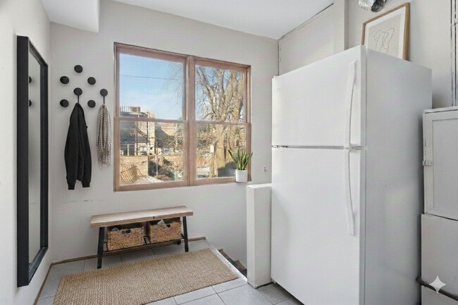 Building Photo - 2332 W Superior St