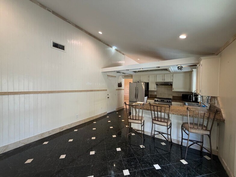 Building Photo - 11296 Heathcliff