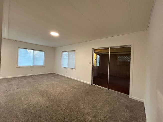 Building Photo - 452 Silver Leaf Dr