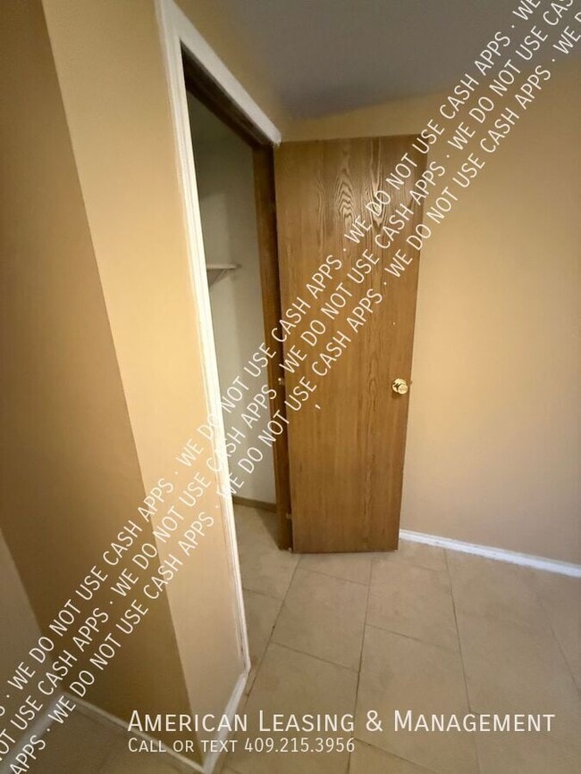 Building Photo - 2909 S Chestnut St