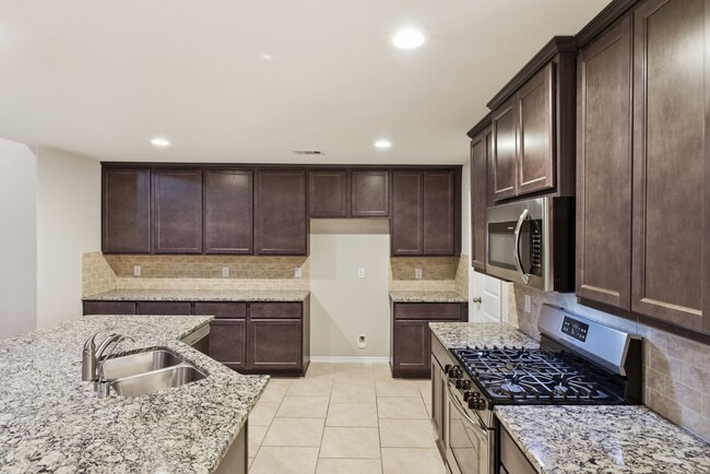 Building Photo - 22014 Pheasant Bend Ln