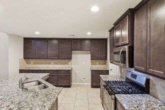 Building Photo - 22014 Pheasant Bend Ln
