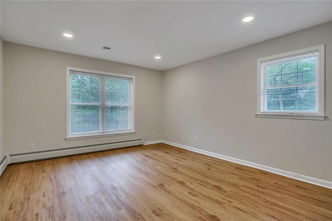 Building Photo - 3 Maplewood Terrace
