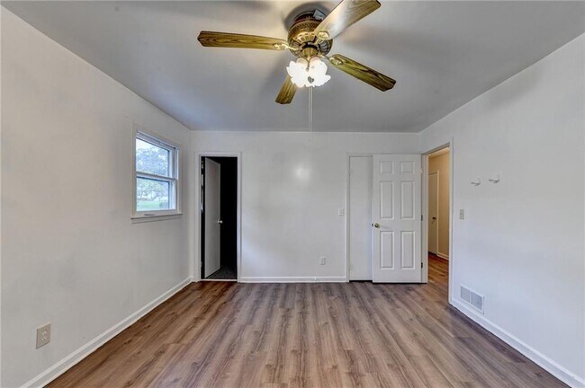 Building Photo - 268 Allen Ct SW