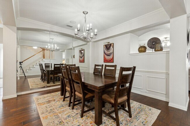 Building Photo - Luxury Living in HERITAGE! This is must se...