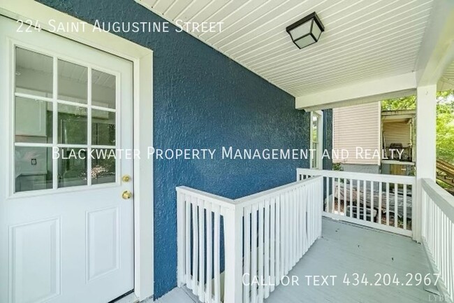 Building Photo - Newly Renovated 3 Bedroom Home in the Hear...