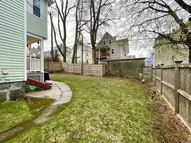 Building Photo - 53 Montvale St