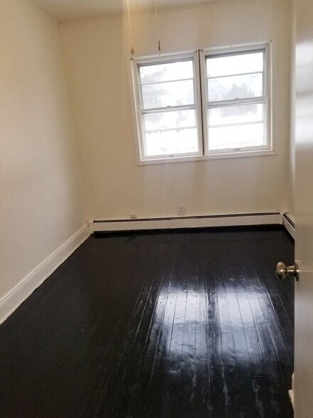 Building Photo - 159 W 10th St