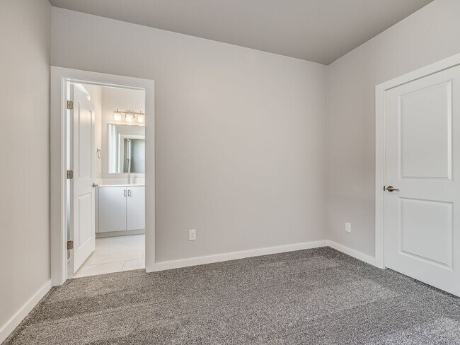 Building Photo - Beautiful New Construction Home in Edmond/...