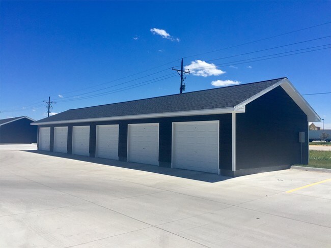 Building Photo - 200 E US-34