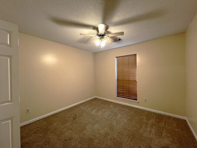 Building Photo - 7525 Muirfield Loop