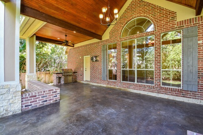 Building Photo - 10 Renoir Trail Pl