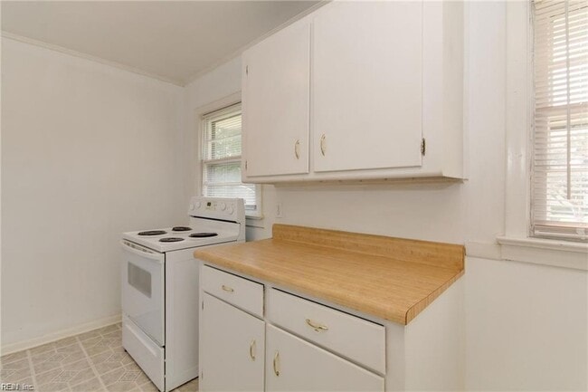 Building Photo - 1316 Gabriel Dr