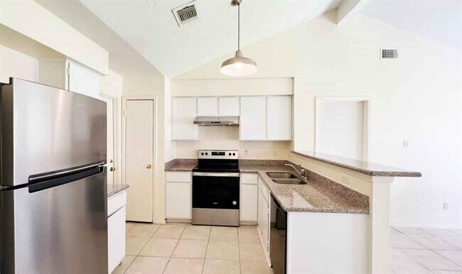 Building Photo - 10223 Gulfstream Ln
