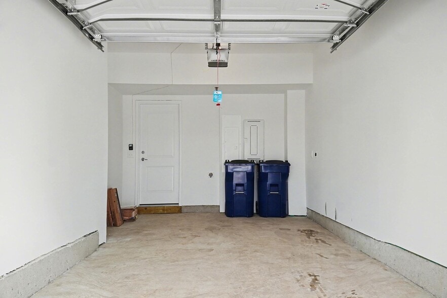 Building Photo - 20036 Coral Wind Ter