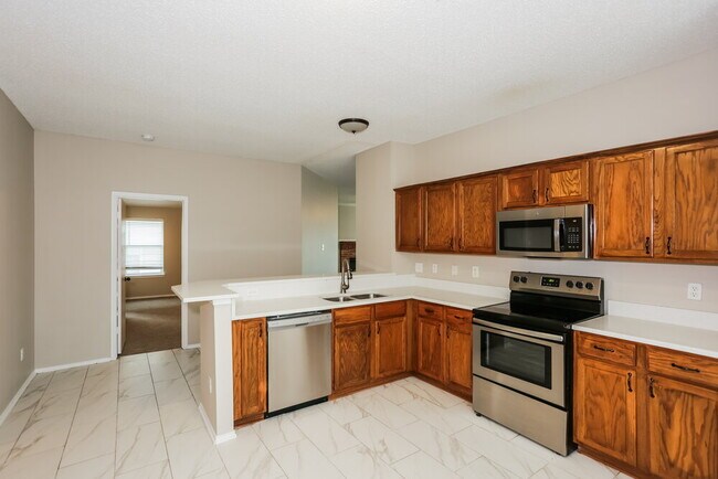 Building Photo - 720 Duke Dr