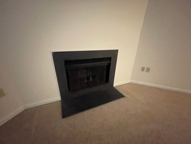 Building Photo - Luxurious And Spacious 3 Bed 2 Bath Brick Townhouse In Tysons Station