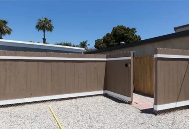 Building Photo - This is Unit A w/ direct alley access. All...