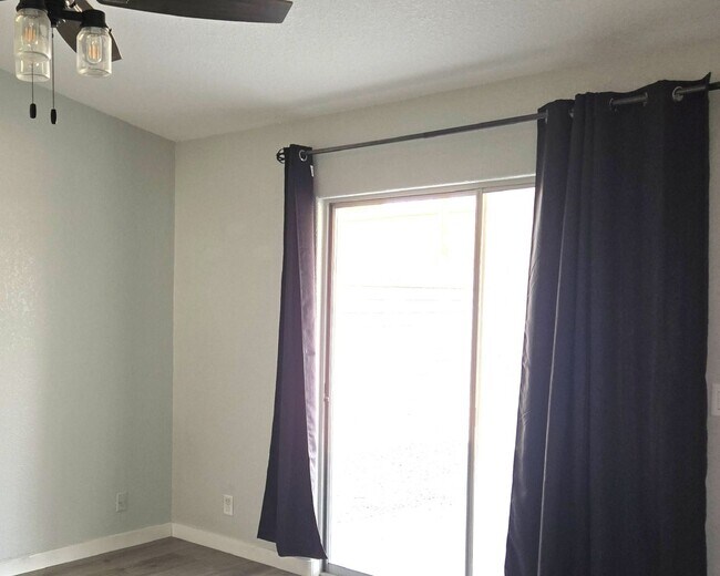 Building Photo - RECENTLY REDUCED RENT!  3 Bedroom, 2.5 Bat...