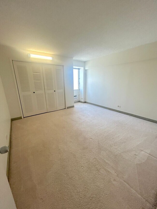 Building Photo - 11th Floor at Piikoi Plaza - Available Dec. 15, 2025