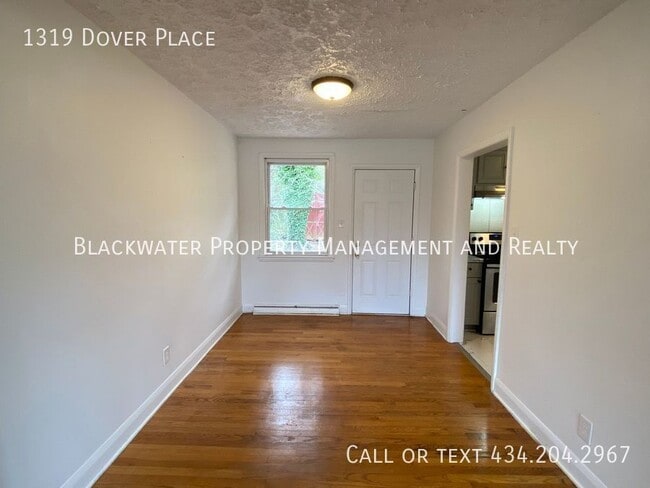 Building Photo - 1319 Dover Pl