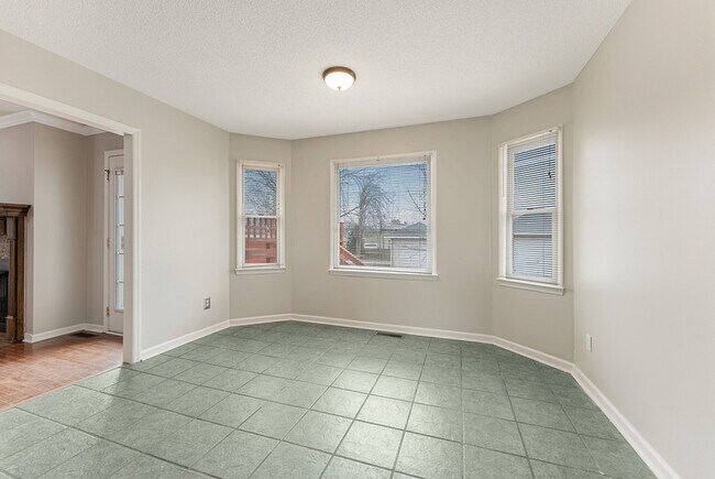 Building Photo - 103 Springview Ln