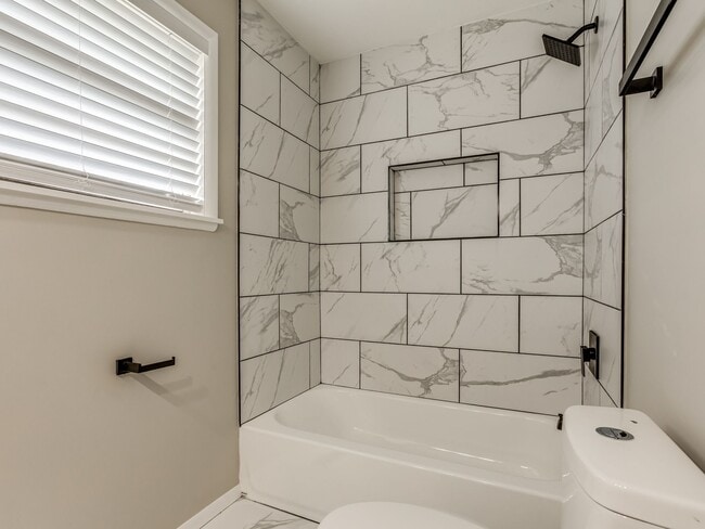 Building Photo - 4967 Princeton Dr