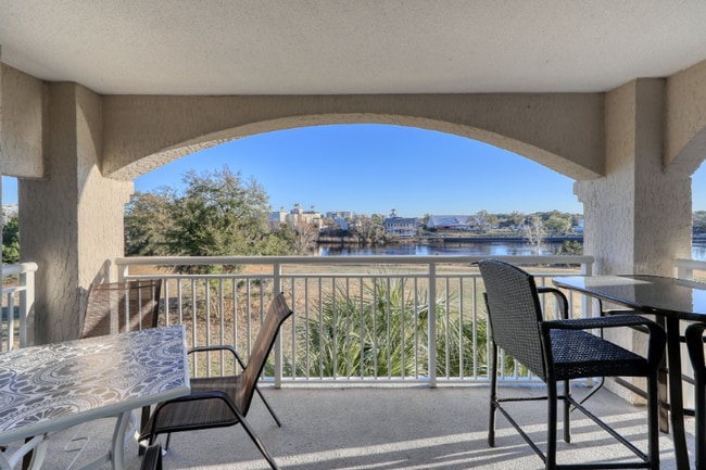 Building Photo - 2151 Bridge View Ct