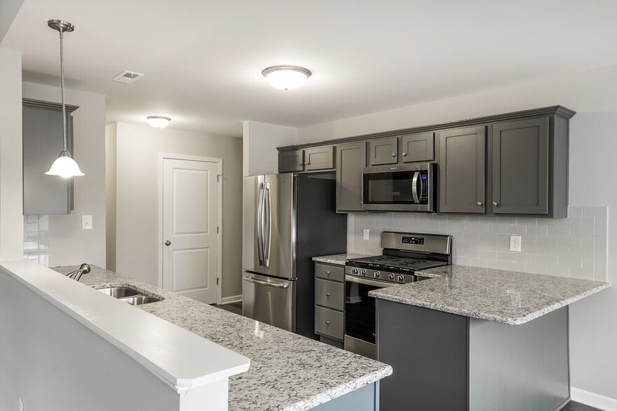 Building Photo - 97 Tang Cir