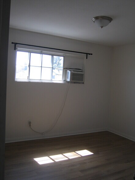 Building Photo - 2378 Chanslor St