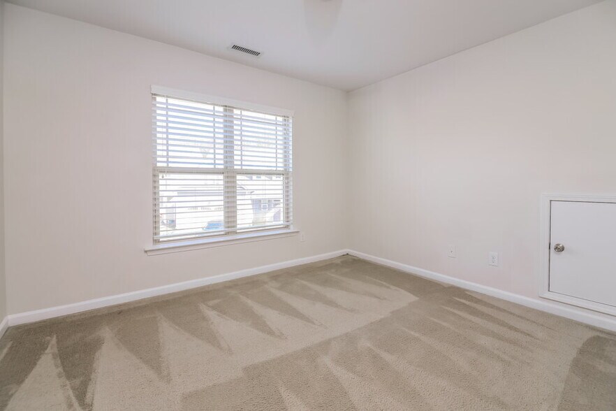 Building Photo - 21 Wensley Ct