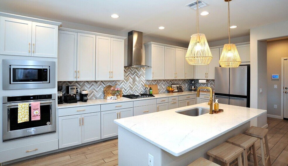 Building Photo - 5578 W Lazy Farm Dr
