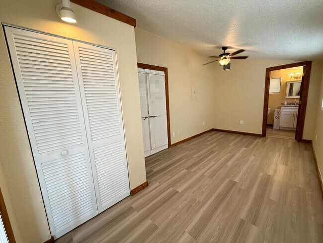Building Photo - 17503 30th Ln N