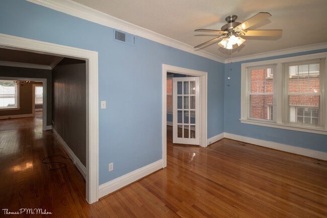 Front Sunroom - 6300 Southwood Ave