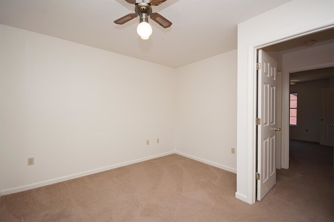 Building Photo - 1536 Clifton St