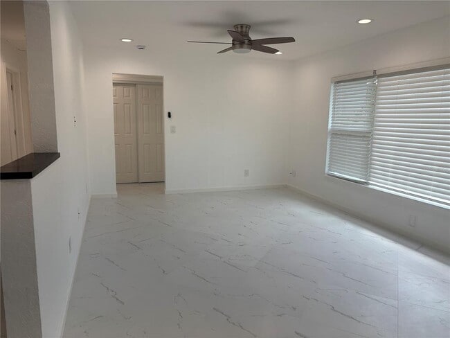 Building Photo - 640 San Salvador Dr